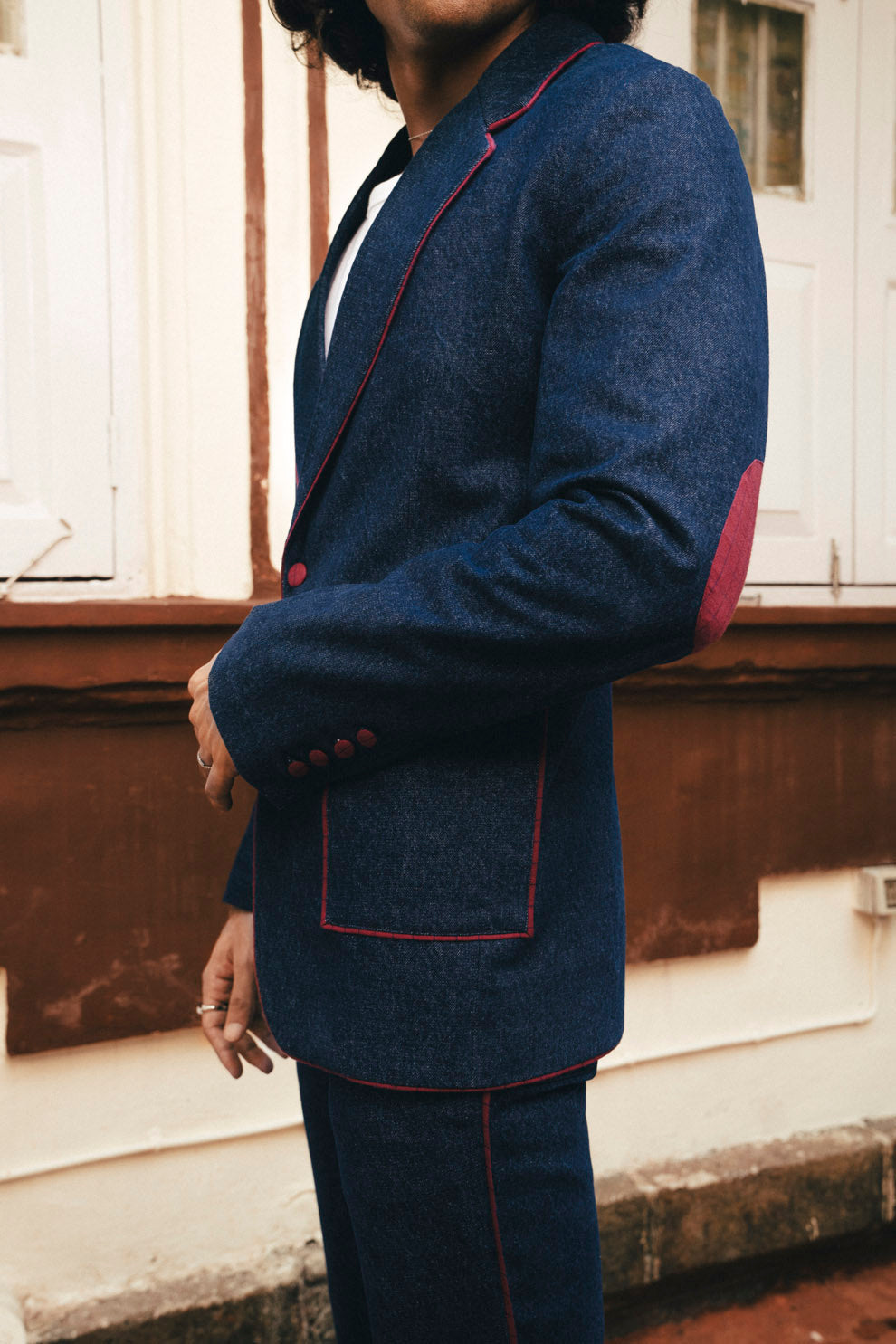 CONTRAST PIPING JACKET