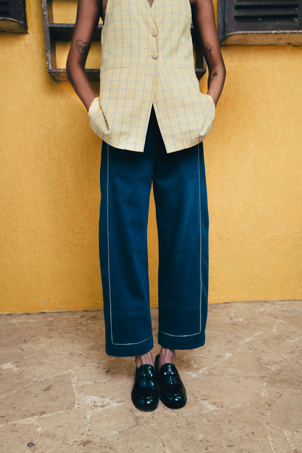 ZIPPER PANEL JEANS