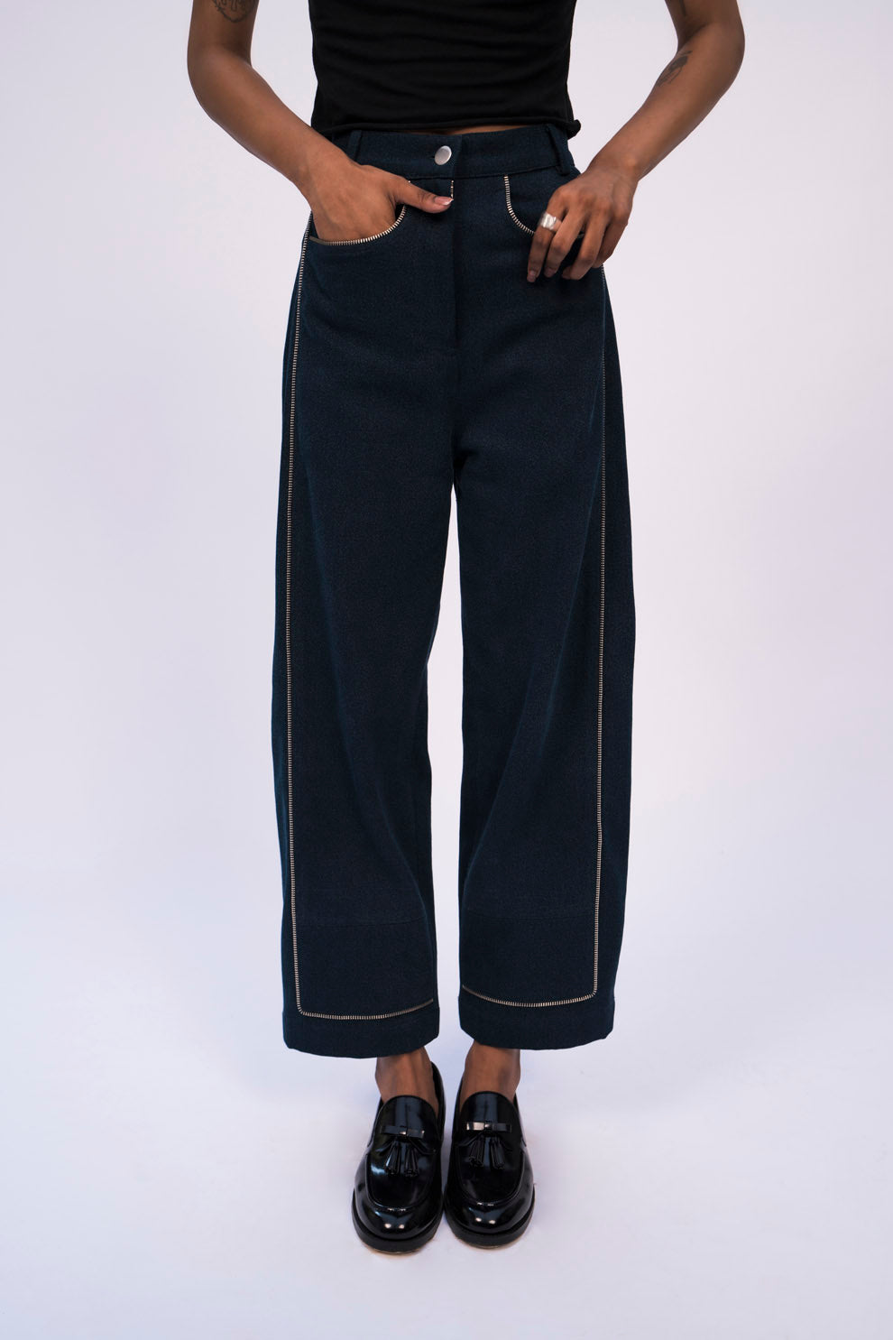 ZIPPER PANEL JEANS
