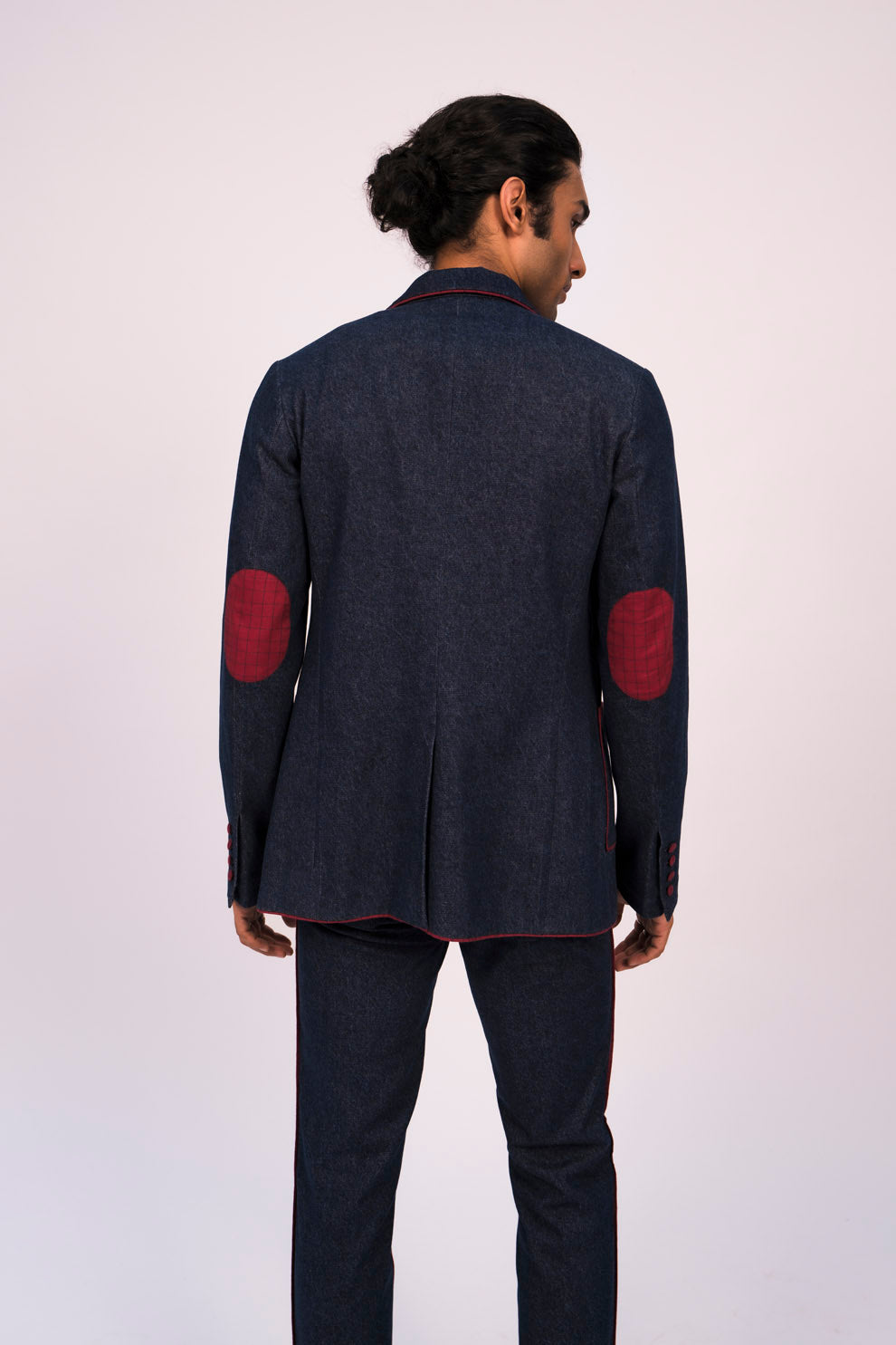 CONTRAST PIPING JACKET