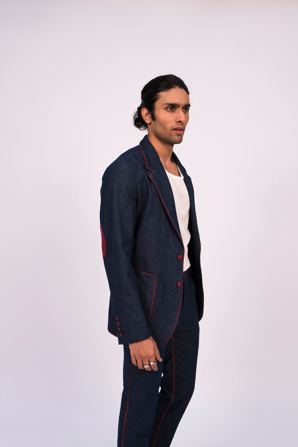 CONTRAST PIPING JACKET