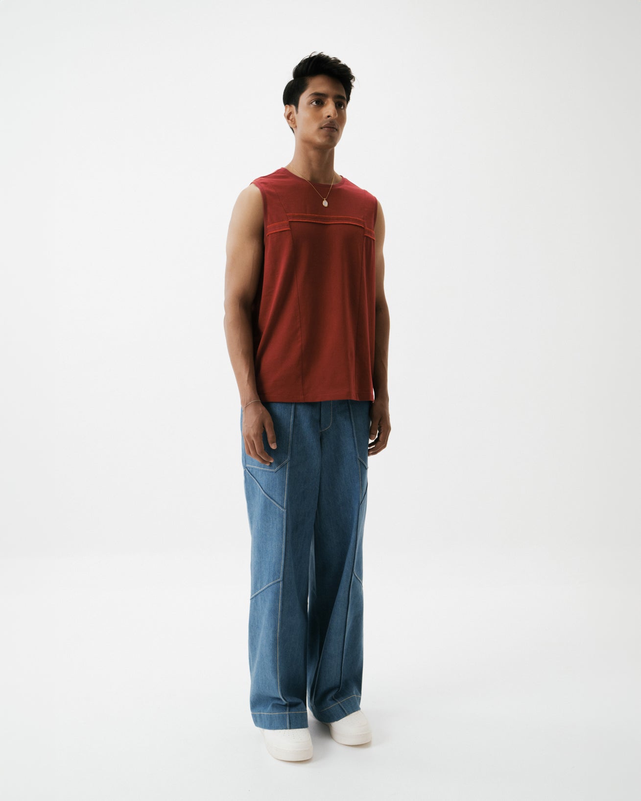 AVENUE VEST (CRIMSON)