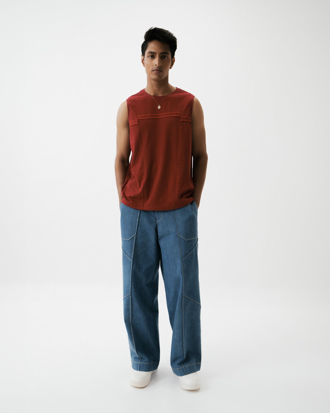 AVENUE VEST (CRIMSON)