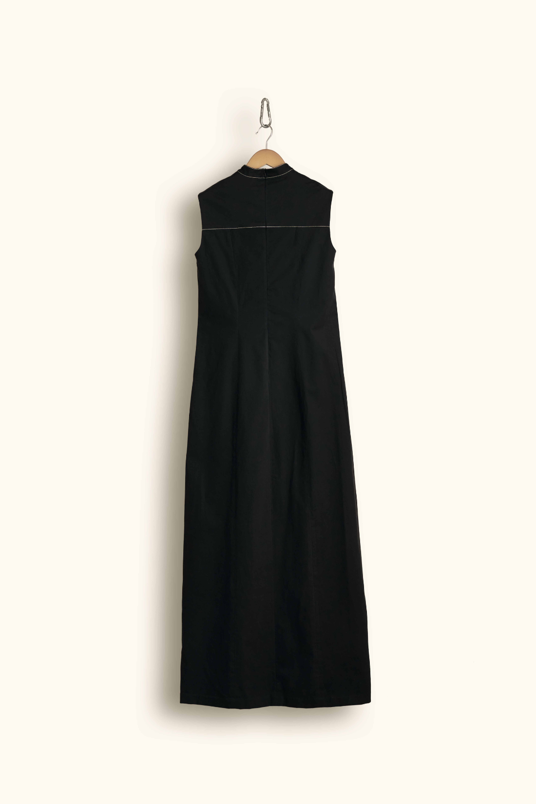 ELONGATING BLACK CUT-OUT DRESS
