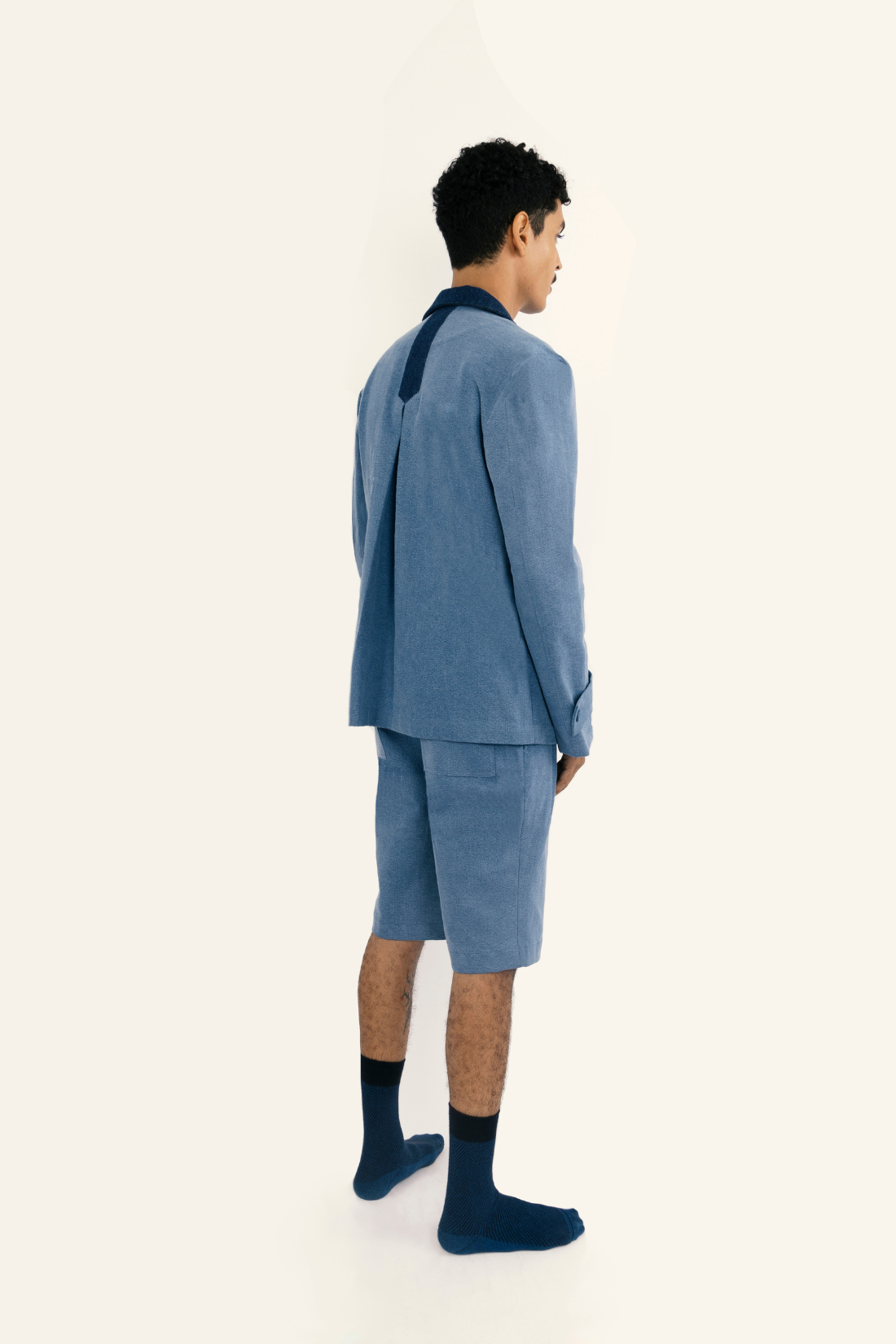 BACK PLEAT JACKET