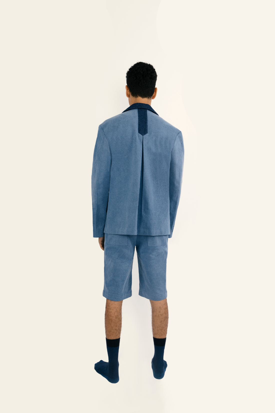 BACK PLEAT JACKET