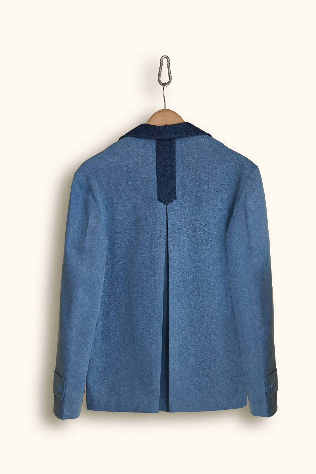 BACK PLEAT JACKET