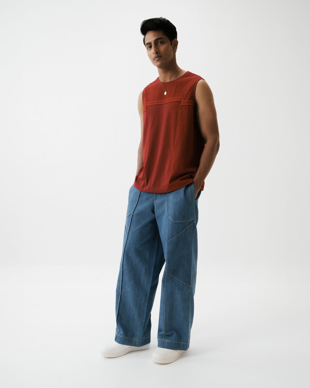 AVENUE VEST (CRIMSON)