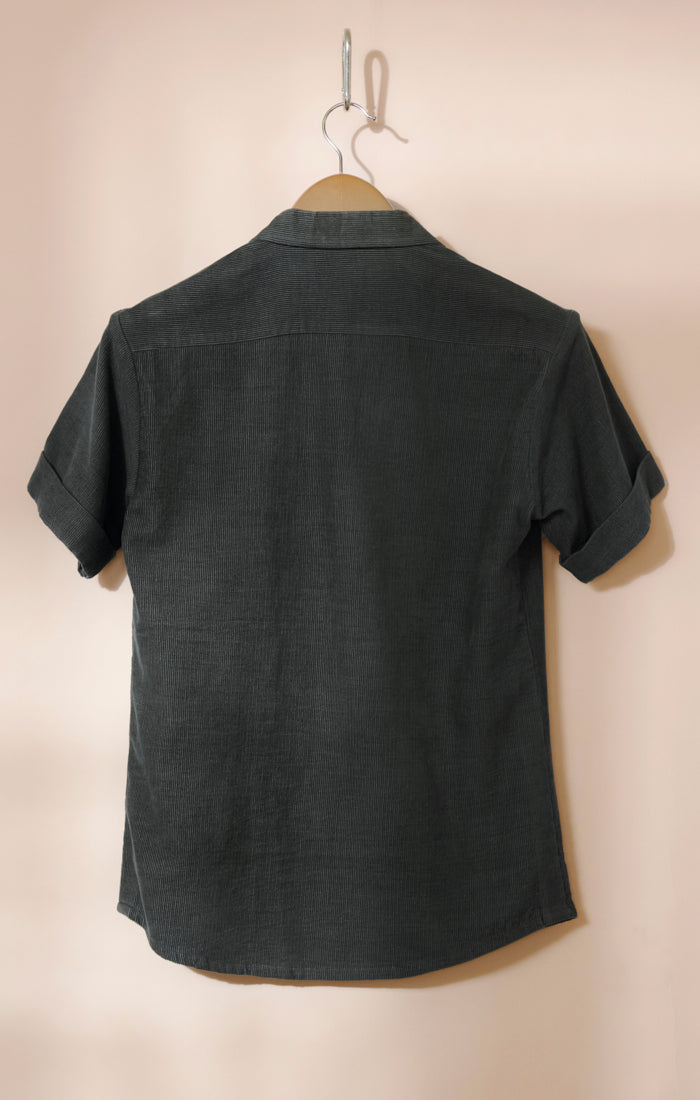 EXTENDED COLLAR SHIRT IN CHARCOAL